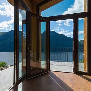 https://tra-lago-e-montagna-baita-la-morena.it-lombardy.com